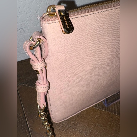 Burberry Pink Crossbody Bag with Gold Chain - Picture 3 of 9